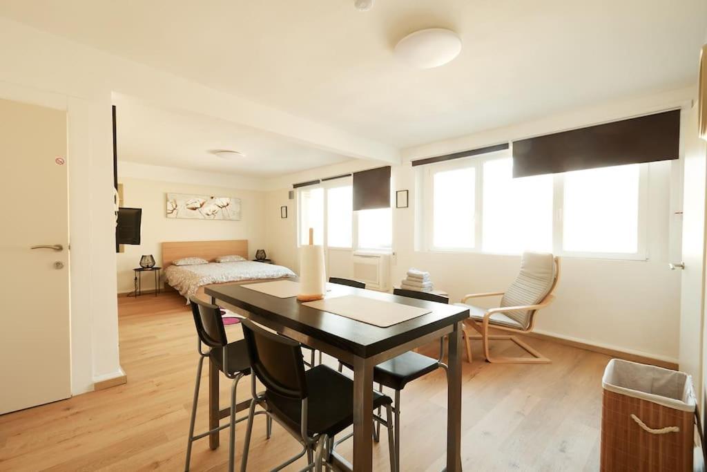 Studio-Balcon Center Of Монс Экстерьер фото